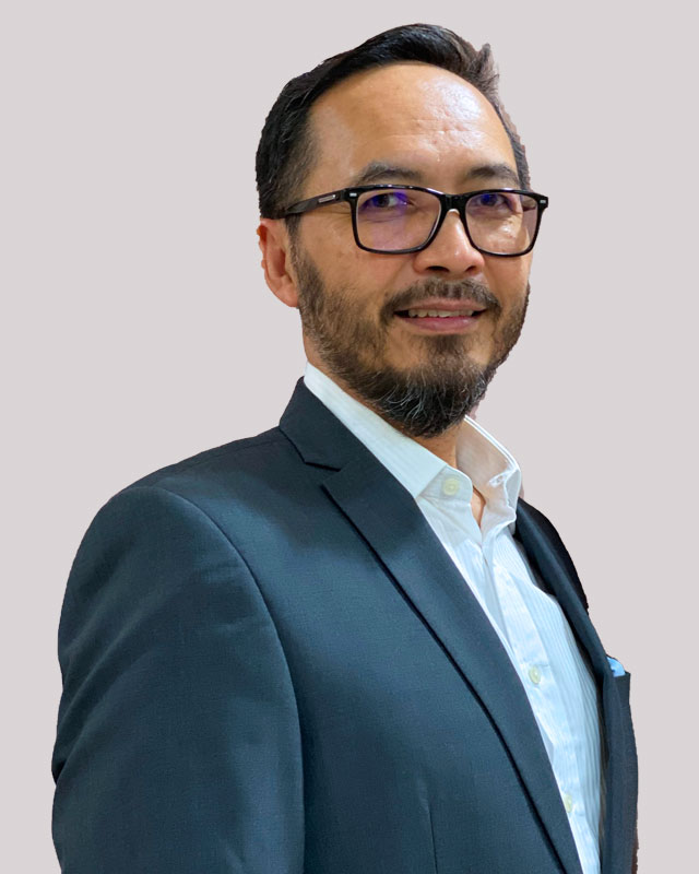 Nik Amri Nik Mohamed - Managing Board Member
